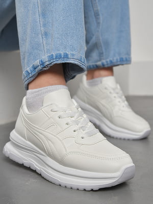Кросівки білого кольору на шнурівці | 6835382