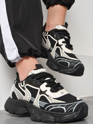 Кросівки чорно-бежевого кольору на шнурівці | 6835400