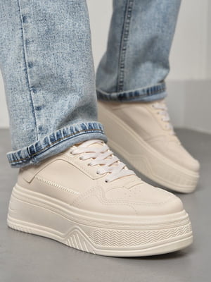 Кросівки бежевого кольору на шнурівці  | 6835409