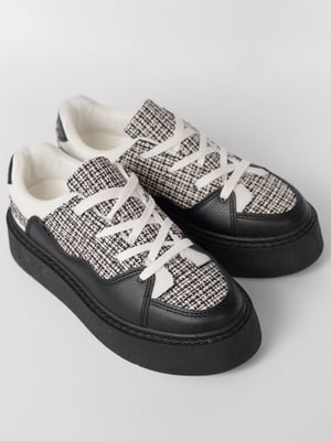 Кросівки чорно-білого кольору на шнурівці  | 6835424