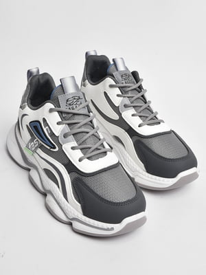Кросівки біло-сірого кольору на шнурівці | 6835698