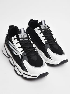 Кросівки чорно-білого кольору на шнурівці | 6835702