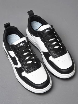 Кросівки чорно-білого кольору на шнурівці | 6835707