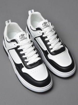 Кросівки чорно-білого кольору на шнурівці  | 6835732
