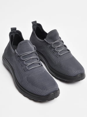 Кросівки темно-сірого кольору на шнурівці | 6835747