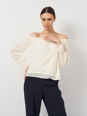 Блуза молочного цвета в горошек с открытыми плечами | 6840393