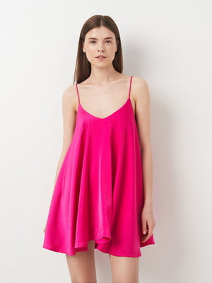 Свободное розовое платье-мини на узких бретелях | 6840553
