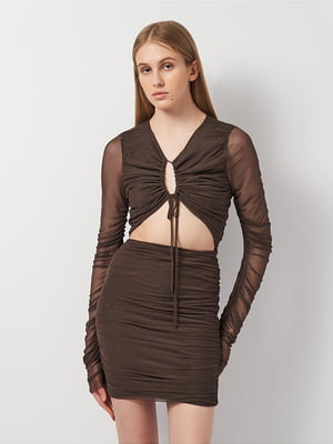 Облягаюча коричнева міні-сукня з вирізом | 6840594