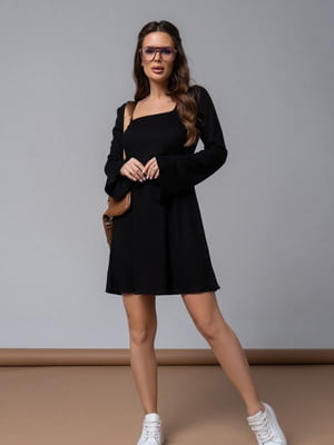 Чорна коротка сукня з розкльошеними рукавами | 6845035