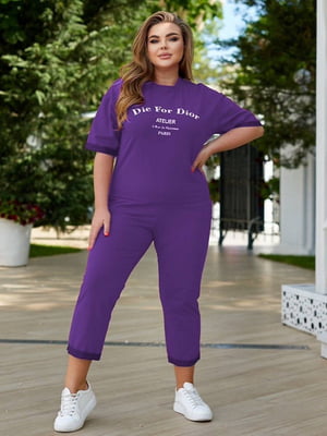 Фіолетовий костюм-двійка: футболка з принтом і штани | 6846649