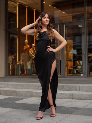 Чорна шовкова сукня-максі з відкритою спиною та розрізом на нозі  | 6847340