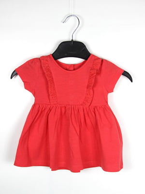 Червона сукня, декорована перфорованою оборкою | 6848856
