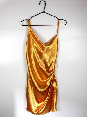 Коротка помаранчева сукня-футляр з драпіровкою збоку | 6850191