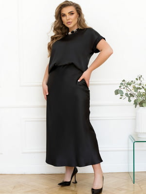 Розкішний чорний атласний костюм: блуза та спідниця | 6857316