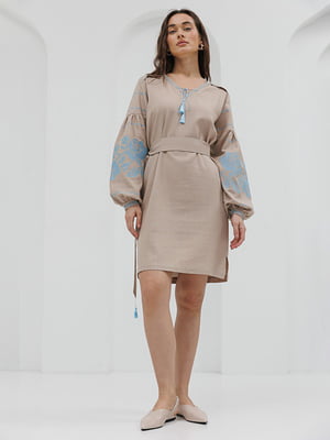 Льняное короткое платье-вышиванка бежевого цвета | 6852508