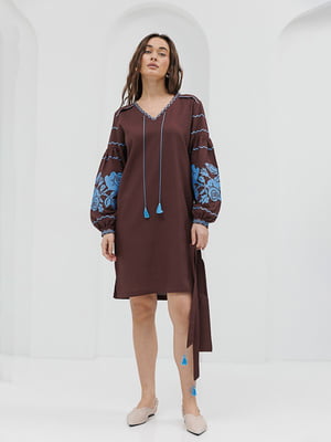 Льняное короткое платье-вышиванка коричневого цвета | 6852509