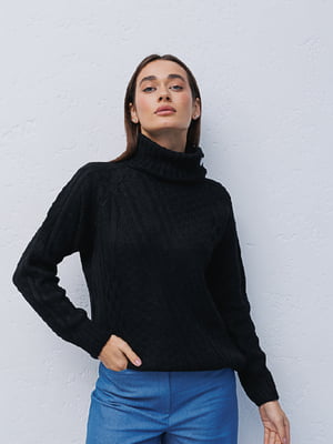 Вязаный черный свитер с ассиметричным воротником | 6852822