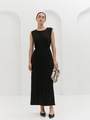 Трикотажное черное платье в рубчик | 6853040