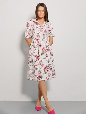 Штапельна А-силуетна сукня “на запах” у квітковий принт | 6853052