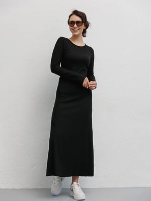 Трикотажна чорна сукня-міді в рубчик | 6853086