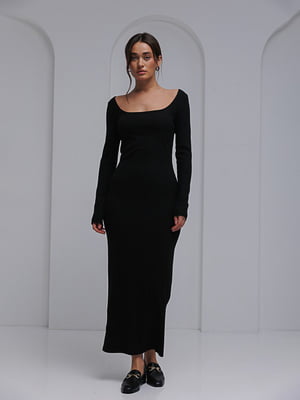 Длинное трикотажное черное платье в рубчик | 6853097