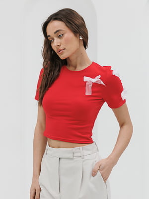Укорочена червона футболка з бантиками | 6853316