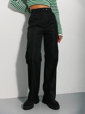 Черные брюки с накладным карманом | 6853419