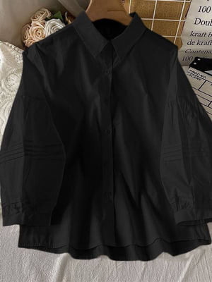Чорна котонова сорочка з об”ємними декорованими рукавами  | 6858455
