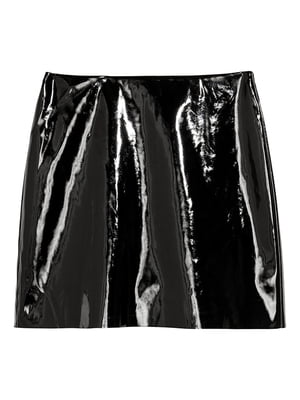 Короткая черная юбка из искусственной лакированной кожи | 6860585