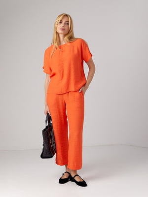 Летний оранжевый костюм с брюками и футболкой | 6863272