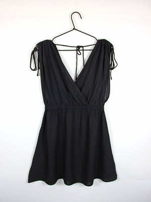 Розкльошена чорна міні-сукня "на запах" | 6863796
