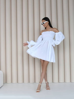 Коротка лляна сукня білого кольору | 6873952