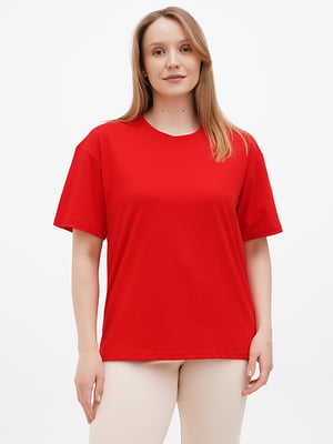 Яскрава червона футболка | 6874929