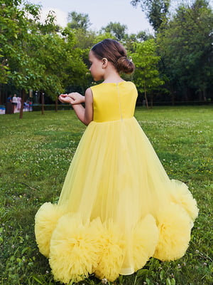Жовта сукня з пишною спідницею | 6941897