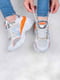 Кросівки біло-морквяного кольору | 5644290