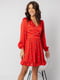 Платье А-силуэта красное с цветочным принтом | 6023396 | фото 2