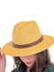 Шляпа горчичного цвета | 6044167 | фото 2