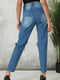Темно-голубые джинсы-мом с разрезами | 6133199 | фото 5