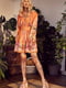 Платье А-силуэта оранжевого цвета в принт | 6257904 | фото 5