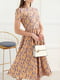 Платье А-силуэта кораллового цвета в принт | 6261036 | фото 3