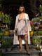 Платье А-силуэта молочного цвета в принт | 6261863 | фото 3