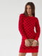 Платье-свитер красное с объемной вязкой сердечки | 6307030 | фото 4