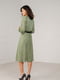 Сукня А-силуету оливкова з принтом | 6331445 | фото 4