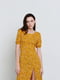 Платье А-силуэта желтое в принт | 6366998 | фото 2
