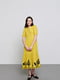 Платье А-силуэта желтое с цветочной апликацией | 6367005