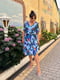 Сукня А-силуету синя з квітковим принтом | 6398591
