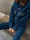 Сорочка джинсова темно-синього кольору з бахромою | 6415929 | фото 6