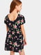 Платье черное со сборками на пуговицах и цветочным принтом | 6435608 | фото 2