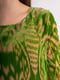 Платье А-силуэта зеленое в принт разнофактурное | 6438243 | фото 4
