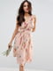 Платье А-силуэта на одно плечо с принтом летних роз розовое | 6440481 | фото 3